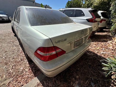 Used 2006 Lexus LS 430 RWD image 4