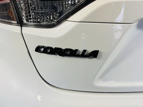 Used 2024 Toyota Corolla SE w/ SE Premium Package FWD image 24