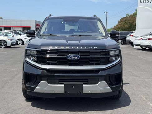 Used 2025 Ford Expedition Max Platinum AWD/4WD image 28