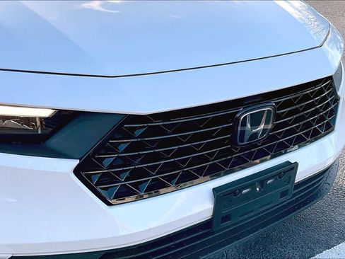 Used 2023 Honda Accord EX image 29