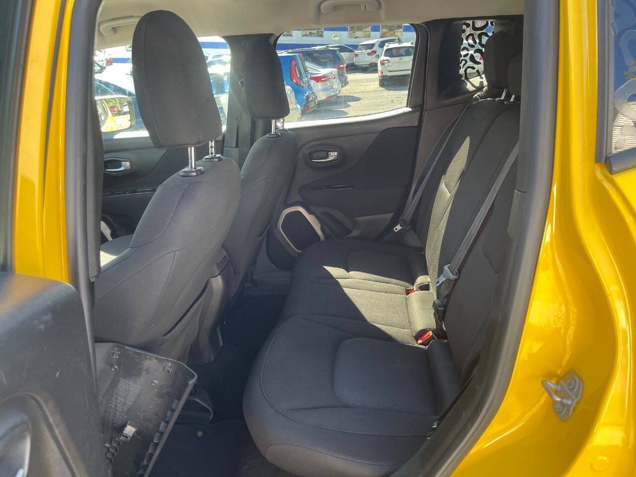 Used 2017 Jeep Renegade Latitude AWD/4WD image 16