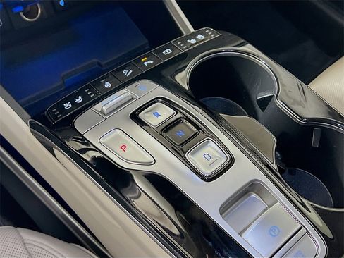 Used 2024 Hyundai Tucson Limited image 16