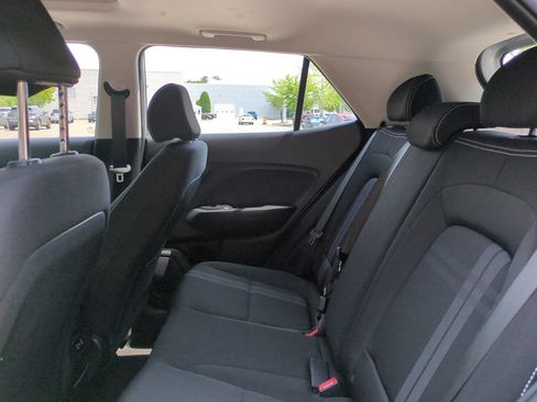 Used 2025 Hyundai Venue SEL FWD image 14