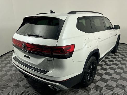 Used 2024 Volkswagen Atlas Peak Edition SEL AWD/4WD image 3