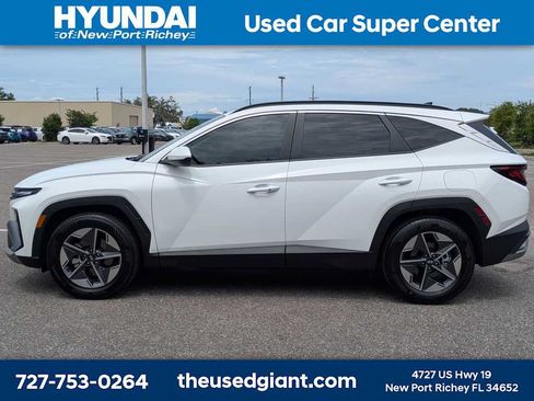 Used 2026 Hyundai Tucson SEL FWD image 2