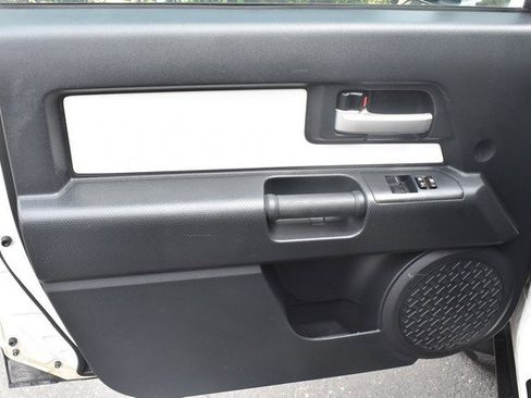 Used 2013 Toyota FJ Cruiser 4WD w/ Upgrade Pkg image 13