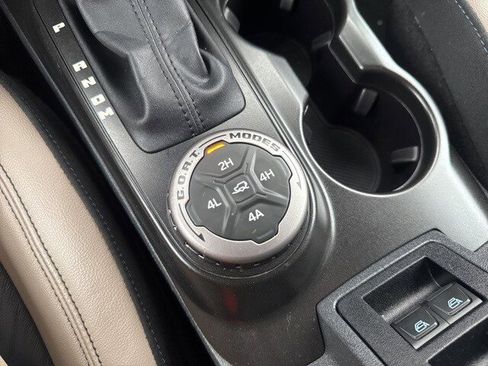 Used 2022 Ford Bronco Wildtrak image 34