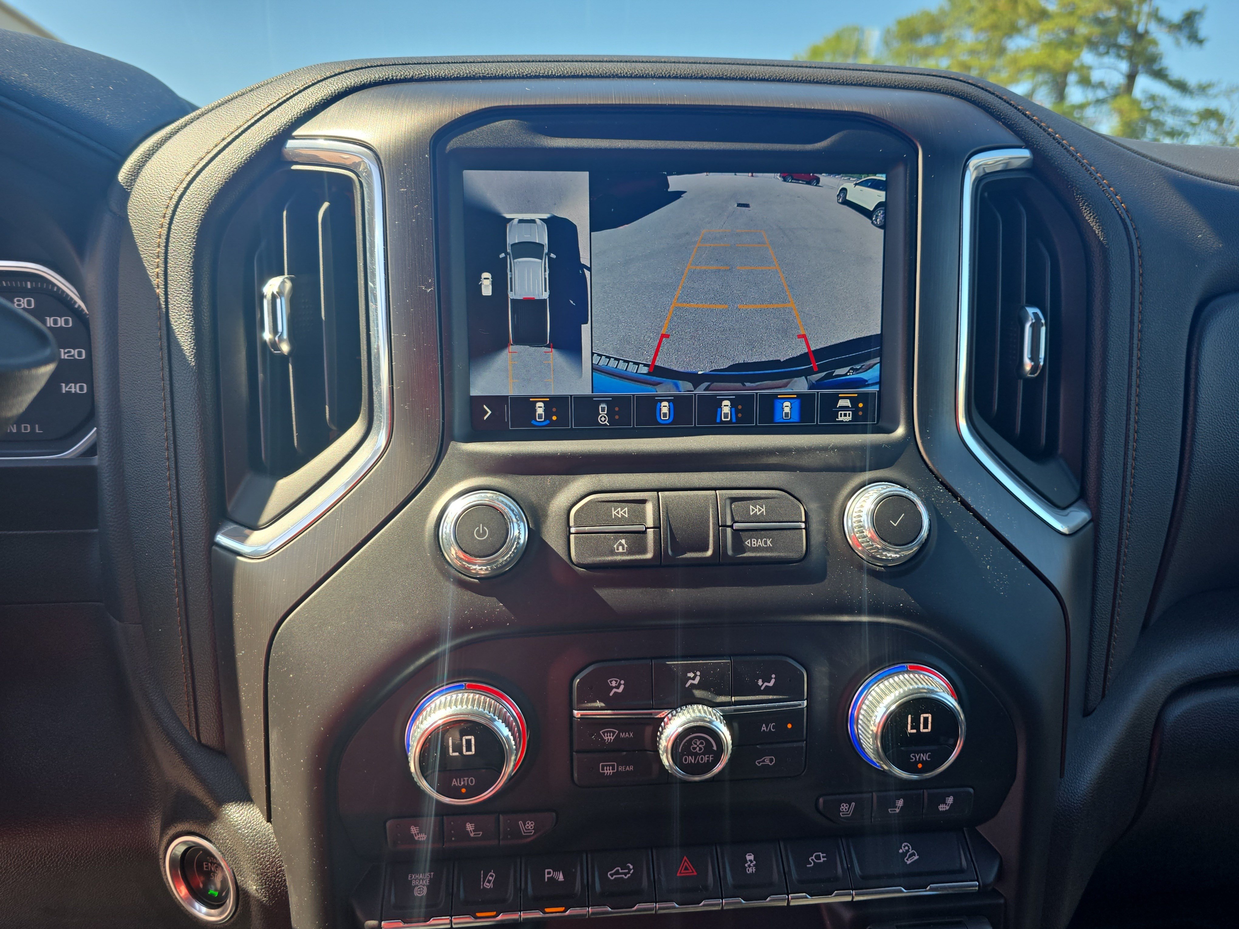 Used 2021 GMC Sierra 2500 AT4 w/ AT4 Preferred Package AWD/4WD image 25