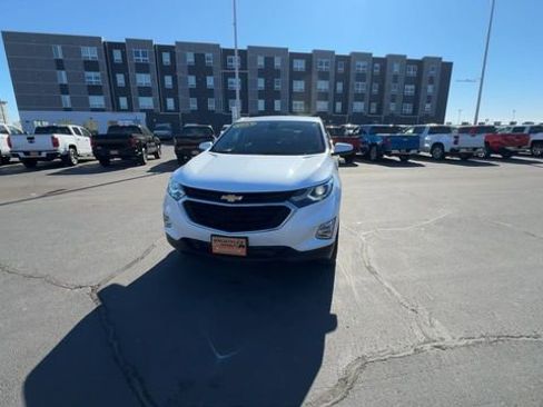 Used 2021 Chevrolet Equinox LT image 3