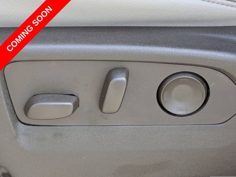 Used 2023 GMC Yukon SLT w/ SLT Premium Package RWD image 18