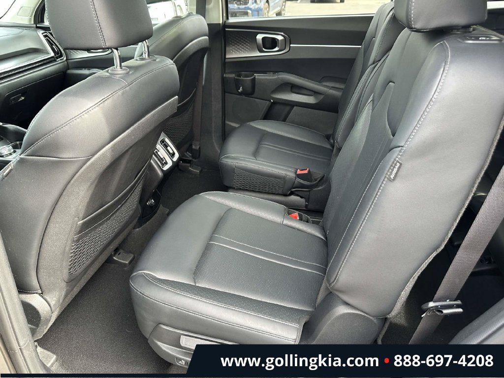 Certified 2025 Kia Sorento EX w/ EX Panoramic Sunroof Package AWD/4WD image 11