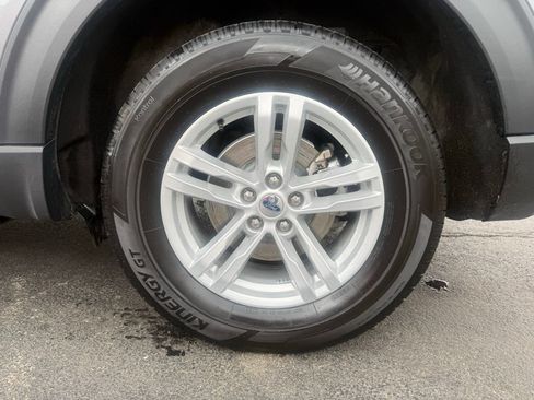 Used 2024 Ford Explorer XLT AWD/4WD image 31