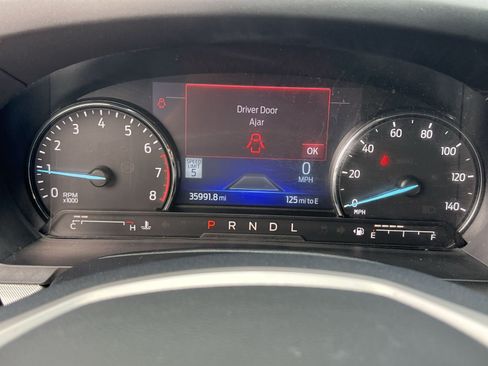 Used 2022 Ford Explorer XLT w/ Equipment Group 202A AWD/4WD image 16