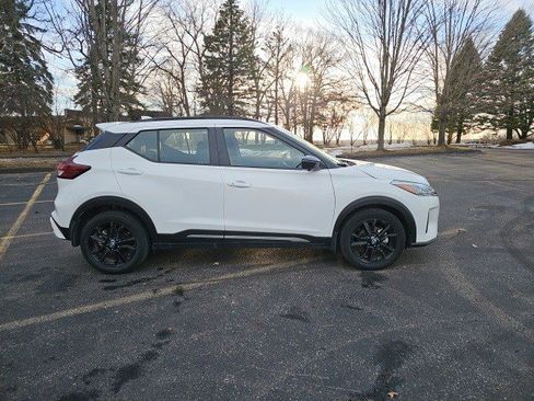 Used 2024 Nissan Kicks SR image 7