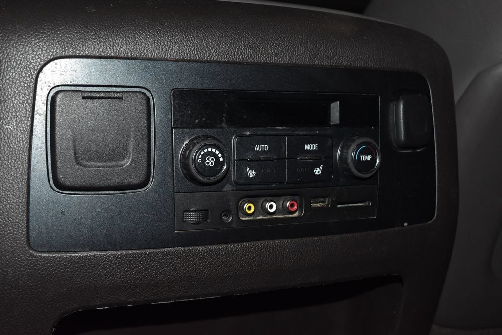 Used 2015 GMC Yukon XL Denali w/ Touring Package AWD/4WD image 21
