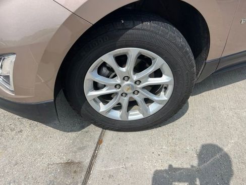 Used 2018 Chevrolet Equinox LS FWD image 25