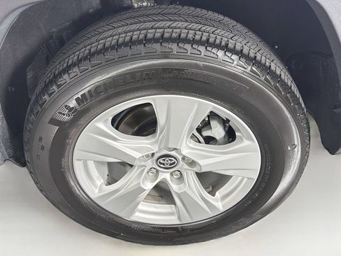 Used 2021 Toyota RAV4 XLE w/ Convenience Package AWD/4WD image 32