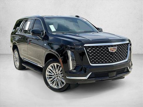 Used 2025 Cadillac Escalade Premium Luxury RWD image 11