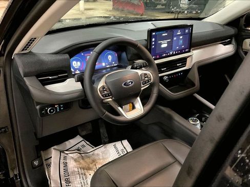 New 2026 Ford Explorer Active w/ Active Comfort Package AWD/4WD image 6