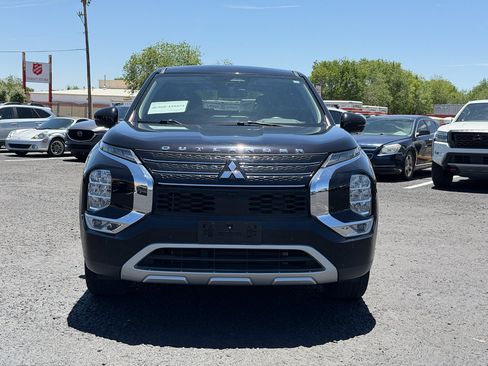 Used 2022 Mitsubishi Outlander SEL Black Edition FWD image 2