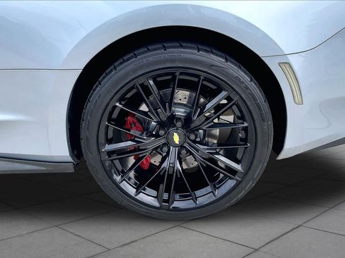 Used 2018 Chevrolet Camaro SS RWD image 9