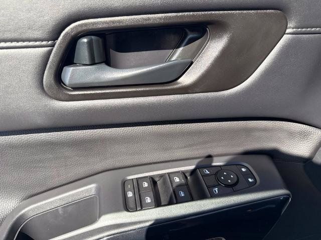 Certified 2025 Nissan Pathfinder SV AWD/4WD image 29