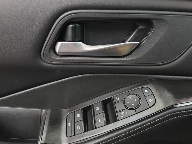 Used 2026 Nissan Rogue SV FWD image 27