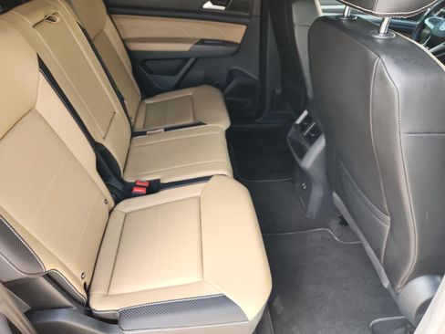 Used 2021 Volkswagen Atlas Cross Sport SE w/ Panoramic Sunroof Package FWD image 26