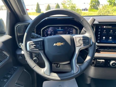 Used 2026 Chevrolet Silverado 1500 LT AWD/4WD image 18