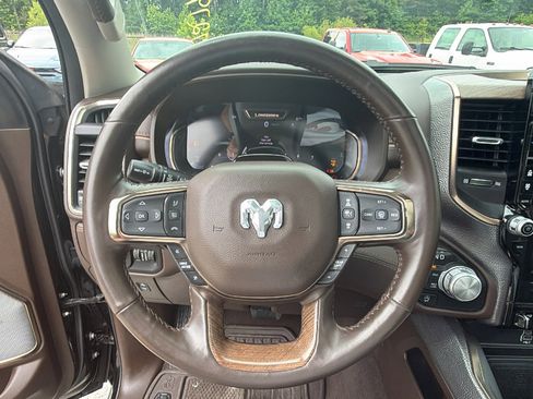 Used 2025 RAM 1500 Limited AWD/4WD image 27