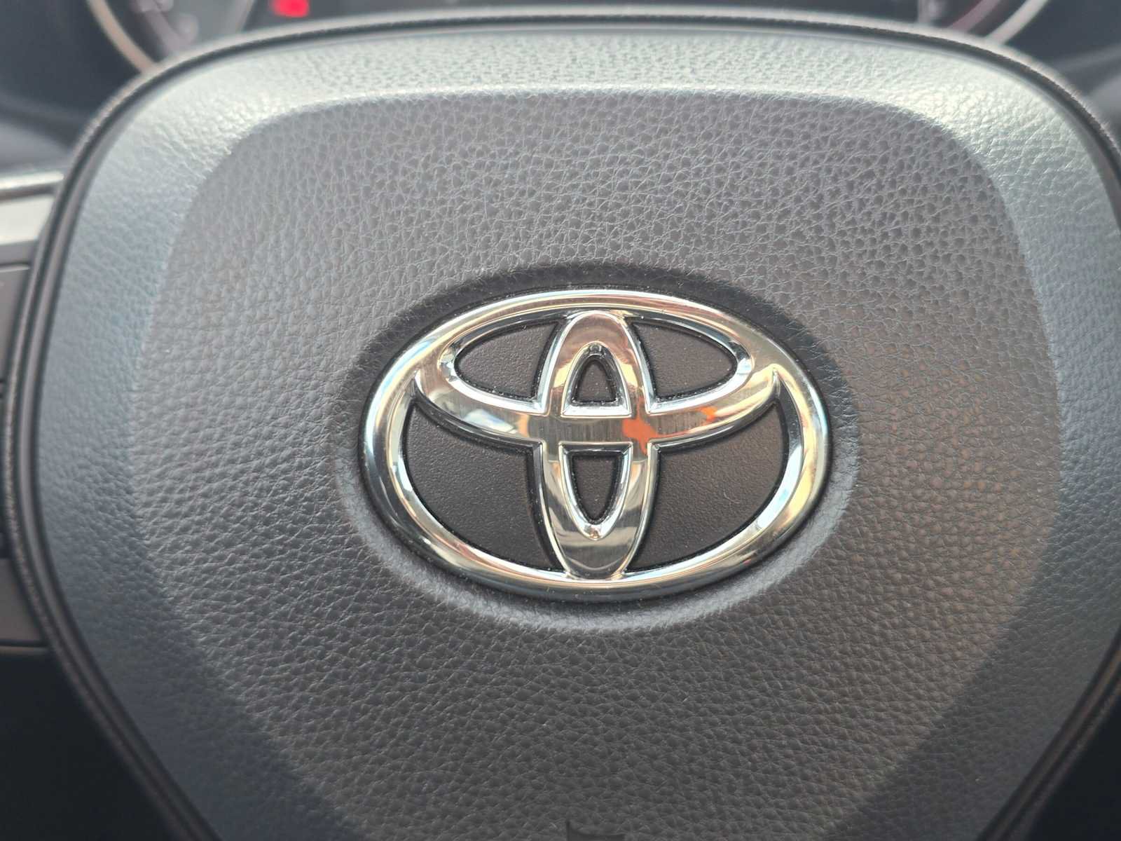 Used 2024 Toyota RAV4 LE AWD/4WD image 30