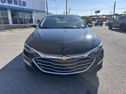 Certified 2025 Chevrolet Malibu LT image 2