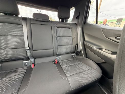 Used 2025 Chevrolet Equinox LT image 36