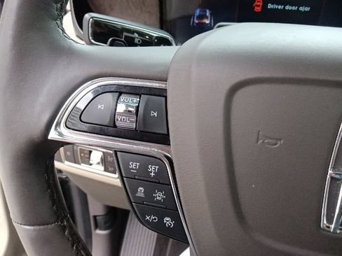 Used 2024 Lincoln Navigator Reserve AWD/4WD image 18