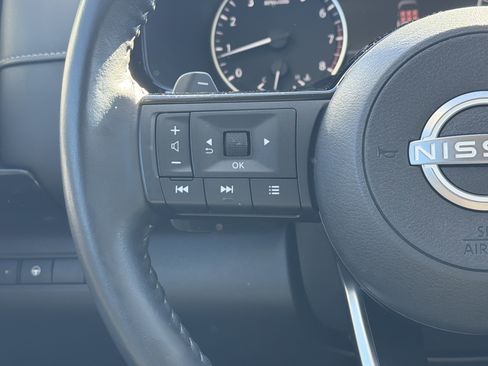 Used 2022 Nissan Pathfinder SV image 19