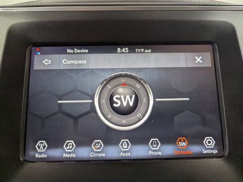 Used 2019 Jeep Cherokee Latitude Plus AWD/4WD image 24