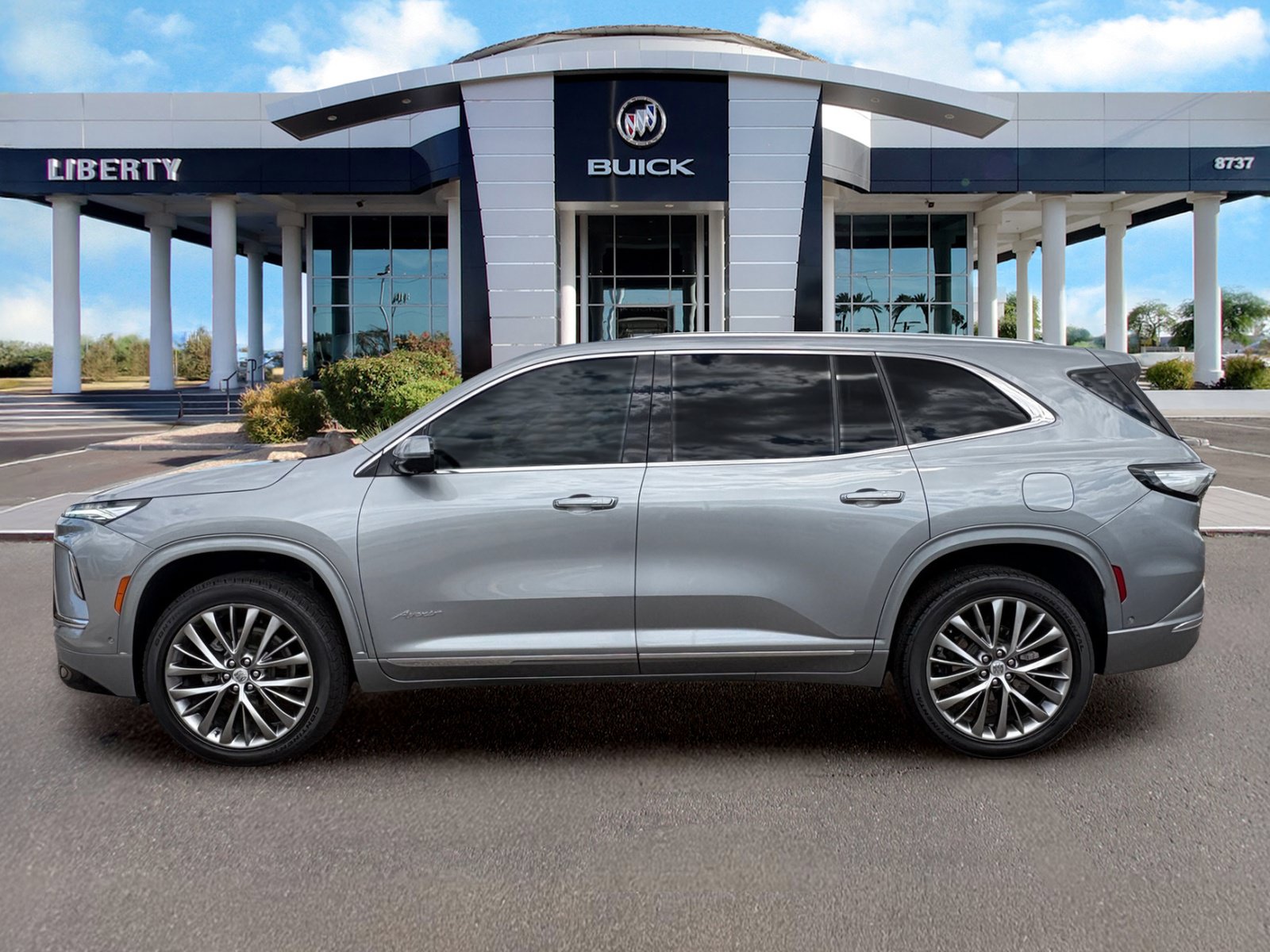 Used 2025 Buick Enclave Avenir w/ Super Cruise Package FWD image 6