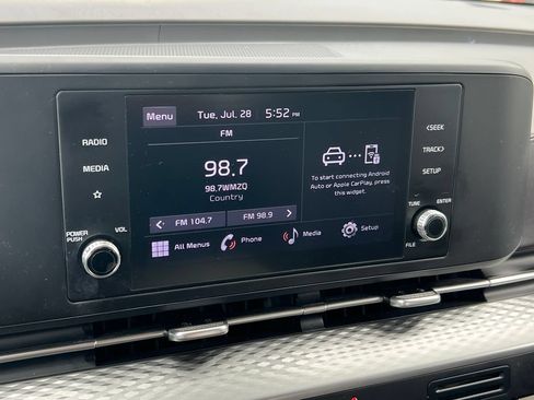 Used 2023 Kia Carnival LX FWD image 30