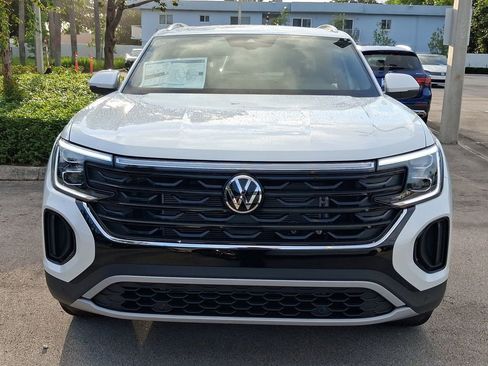 New 2026 Volkswagen Atlas Cross Sport SE FWD image 2