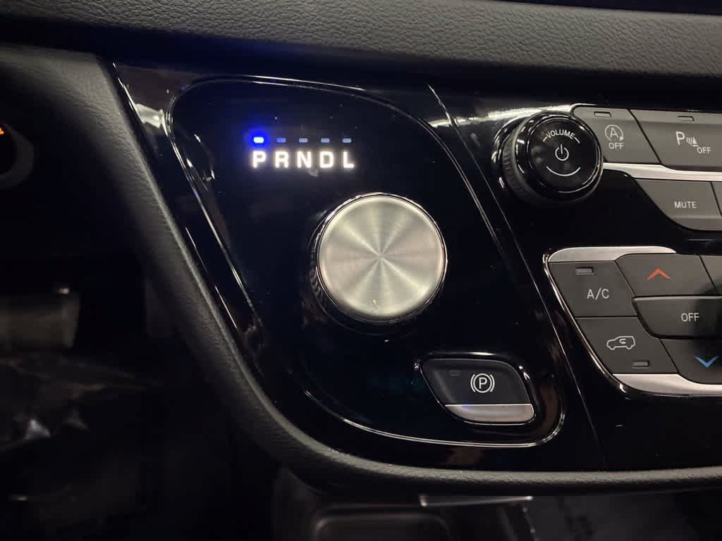 Used 2025 Chrysler Pacifica Select FWD image 24