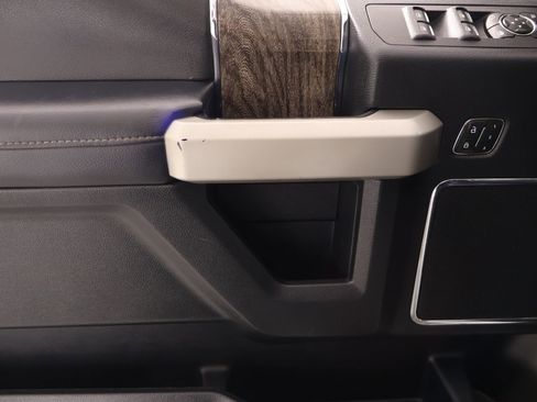 Used 2019 Ford F250 Lariat w/ Lariat Ultimate Package image 17