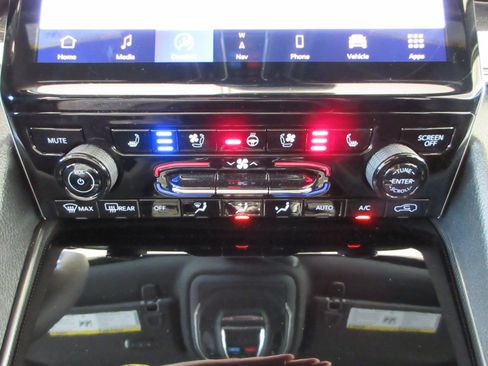Used 2024 Jeep Grand Cherokee Trailhawk AWD/4WD image 51