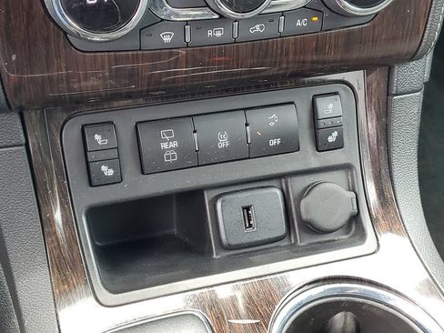 Used 2016 Chevrolet Traverse LT AWD/4WD image 16
