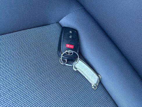 Used 2025 Toyota Prius LE image 20