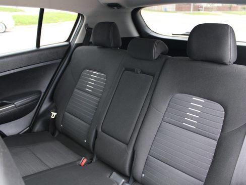 Used 2018 Kia Sportage LX AWD/4WD image 17