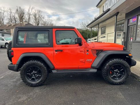 Used 2018 Jeep Wrangler Sport image 8