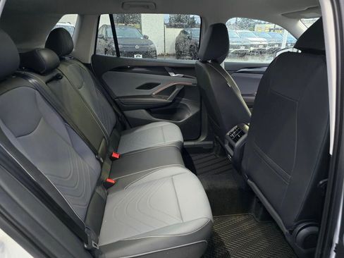 New 2026 Volkswagen Tiguan SE AWD/4WD image 30