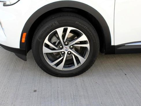 Used 2023 Buick Envision Essence image 46