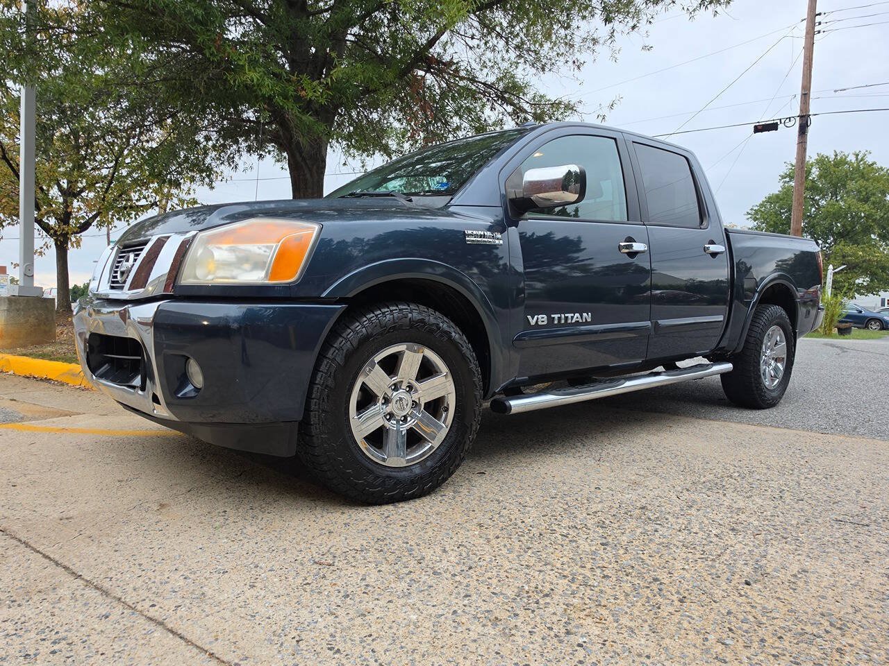 Used 2015 Nissan Titan SV RWD image 47