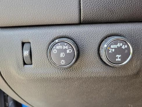 Used 2022 Chevrolet Colorado LT w/ LT Convenience Package AWD/4WD image 21
